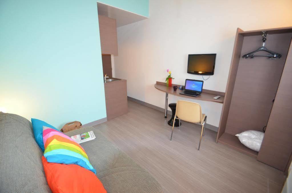 Pauseome Apparthotel Caen Exterior foto